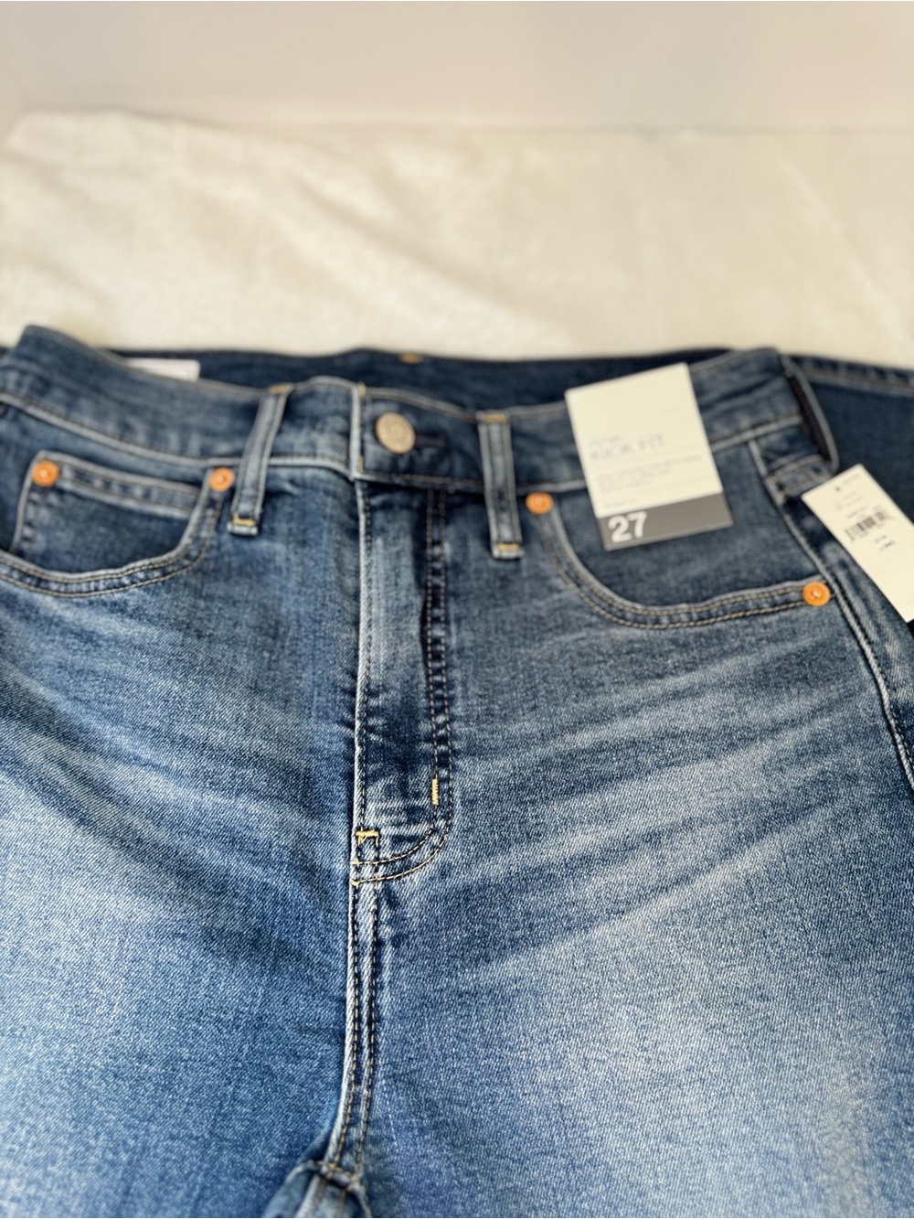 GAP Women's High-Rise Straight Jeans in Dark Blue Wash